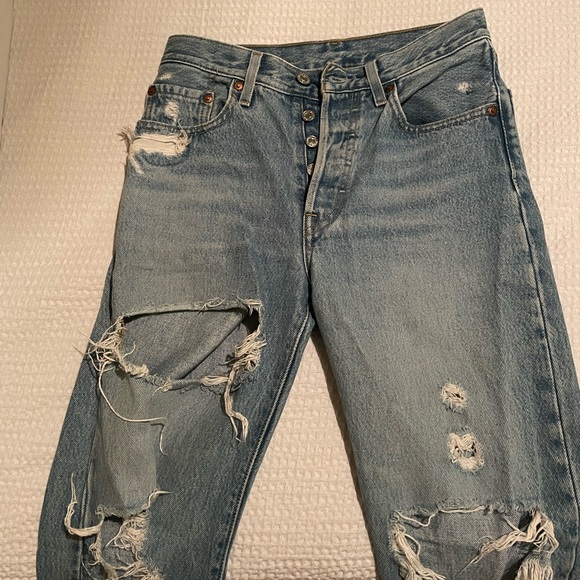 Levi’s jeans - high waisted - ripped - Picture 5 of 5